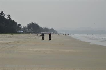 01 Mobor-Beach_and_Cavelossim-Beach,_Goa_DSC7393_b_H600